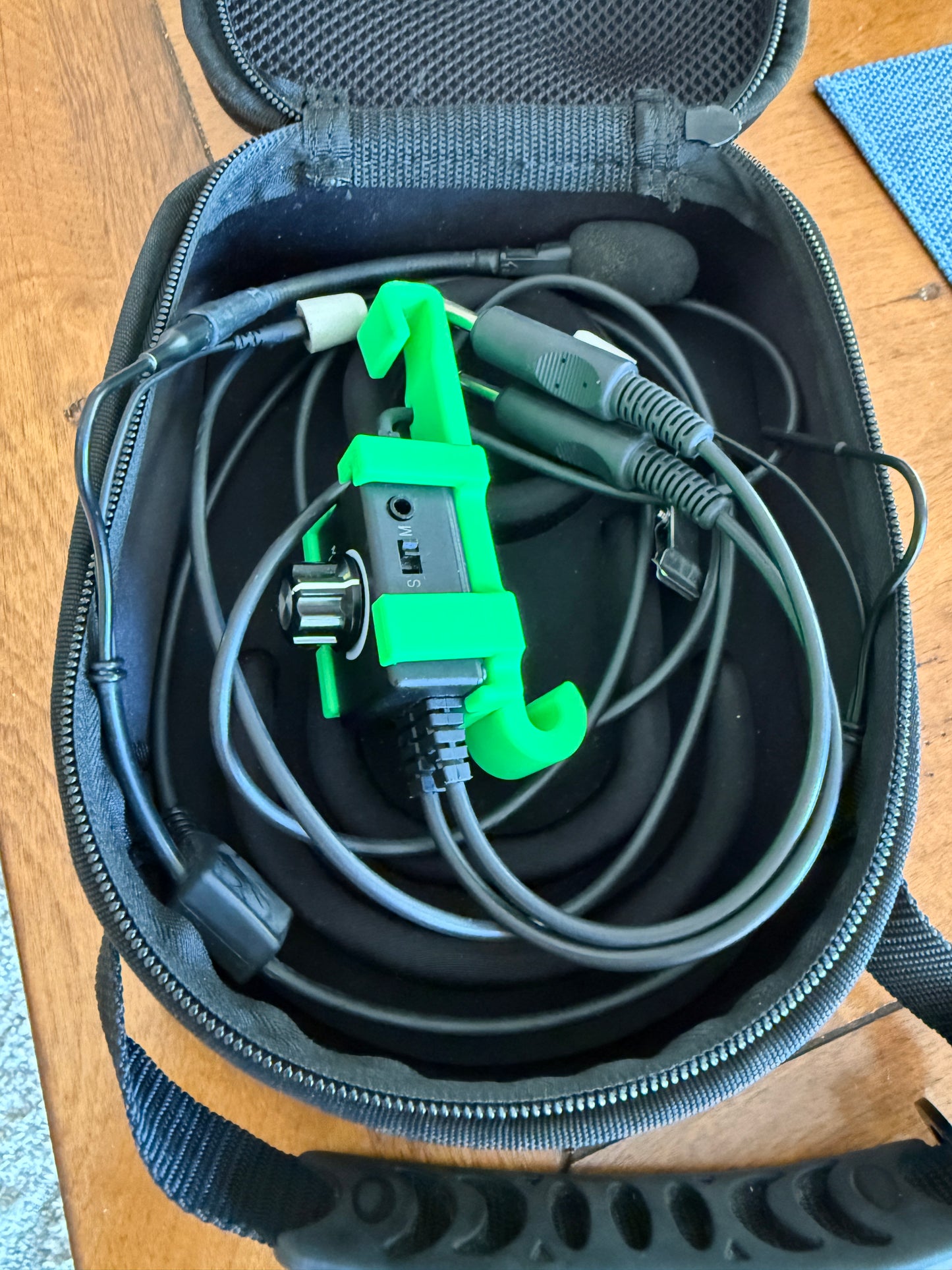 Clarity Aloft Boeing 737 Headset and Control Hanger - LIFETIME GUARANTEE