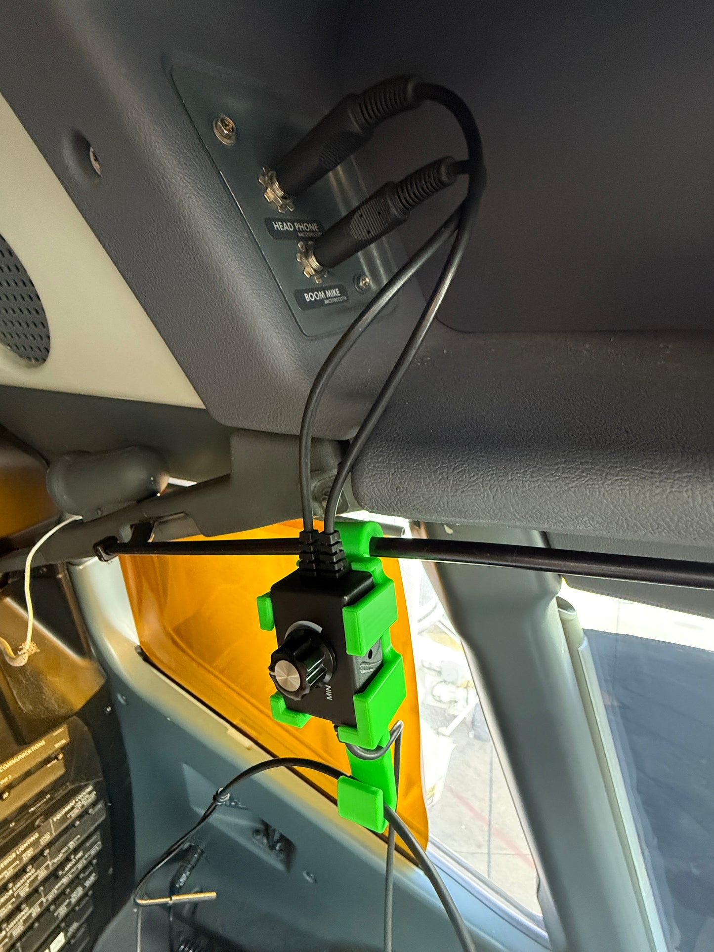 Clarity Aloft Boeing 737 Headset and Control Hanger - LIFETIME GUARANTEE