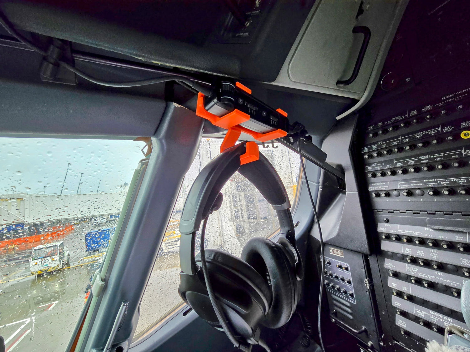 A20 Integrated Hook 737
