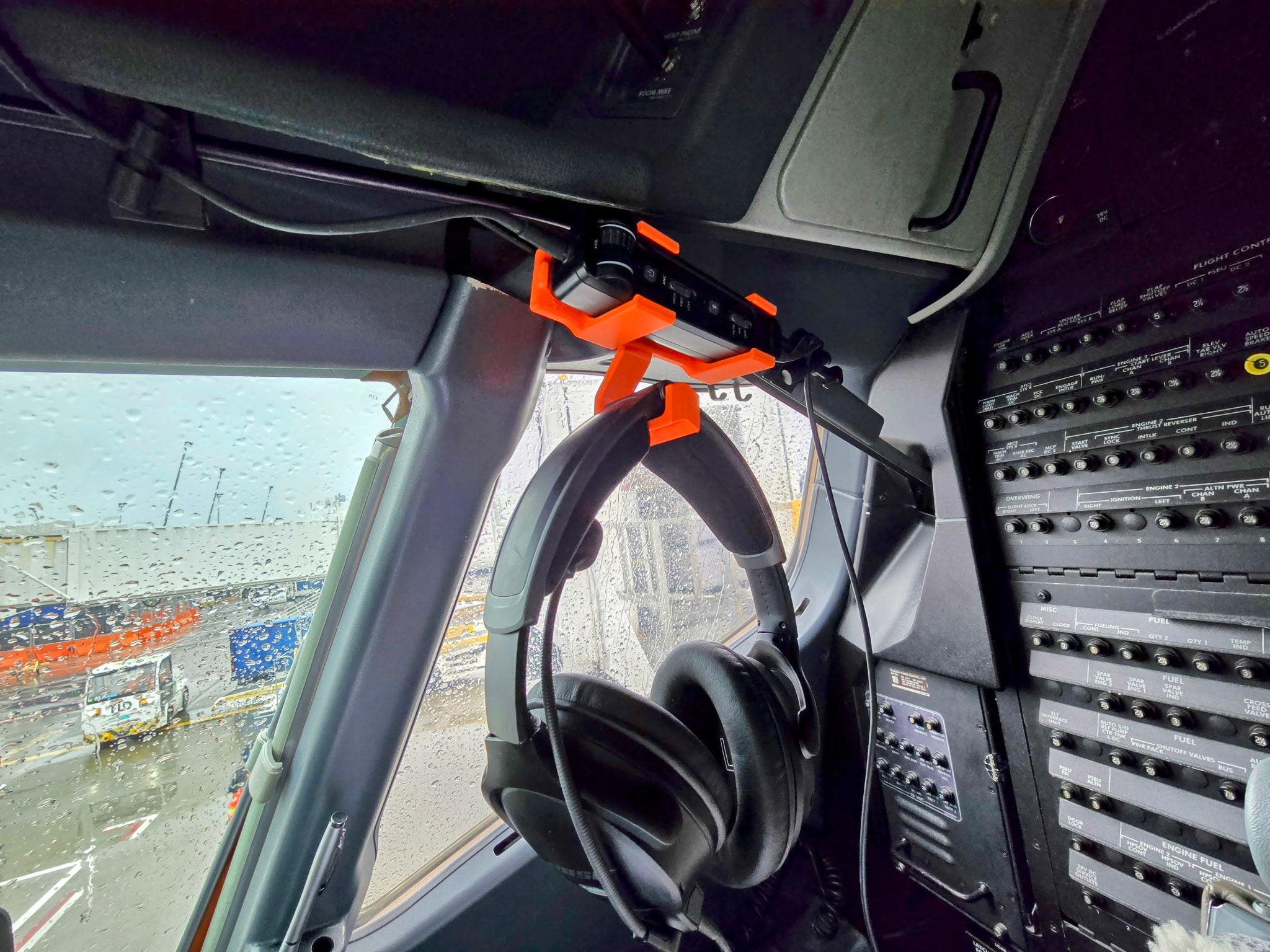 A20 Integrated Hook 737