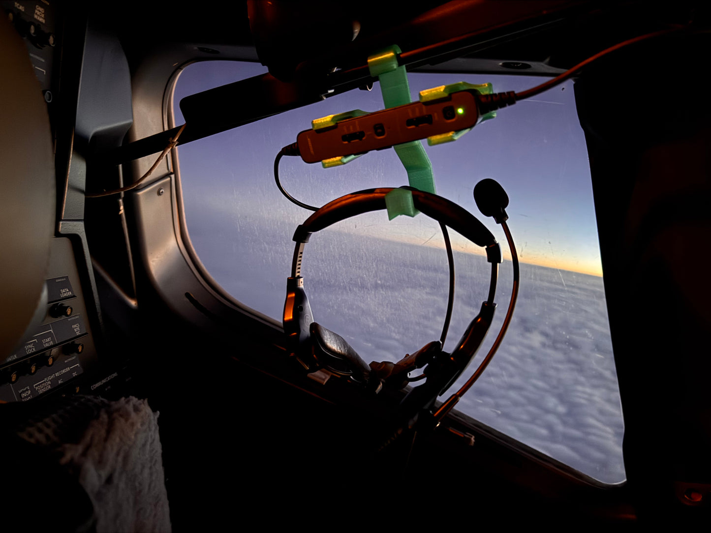 Bose ProFlight Boeing 737 Headset and Control Hanger - LIFETIME GUARANTEE